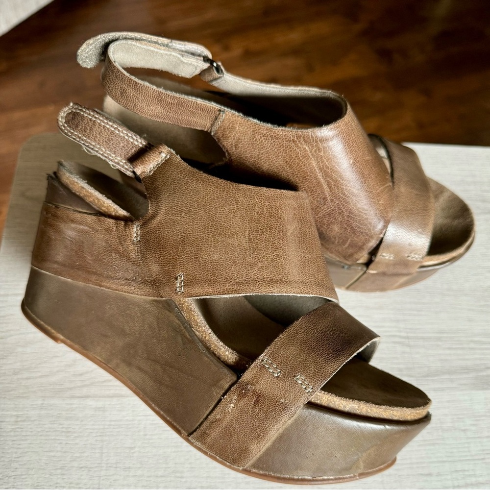 Antelope brand women’s brown wedge sandals 6.5 size with 3-inch wedge heel